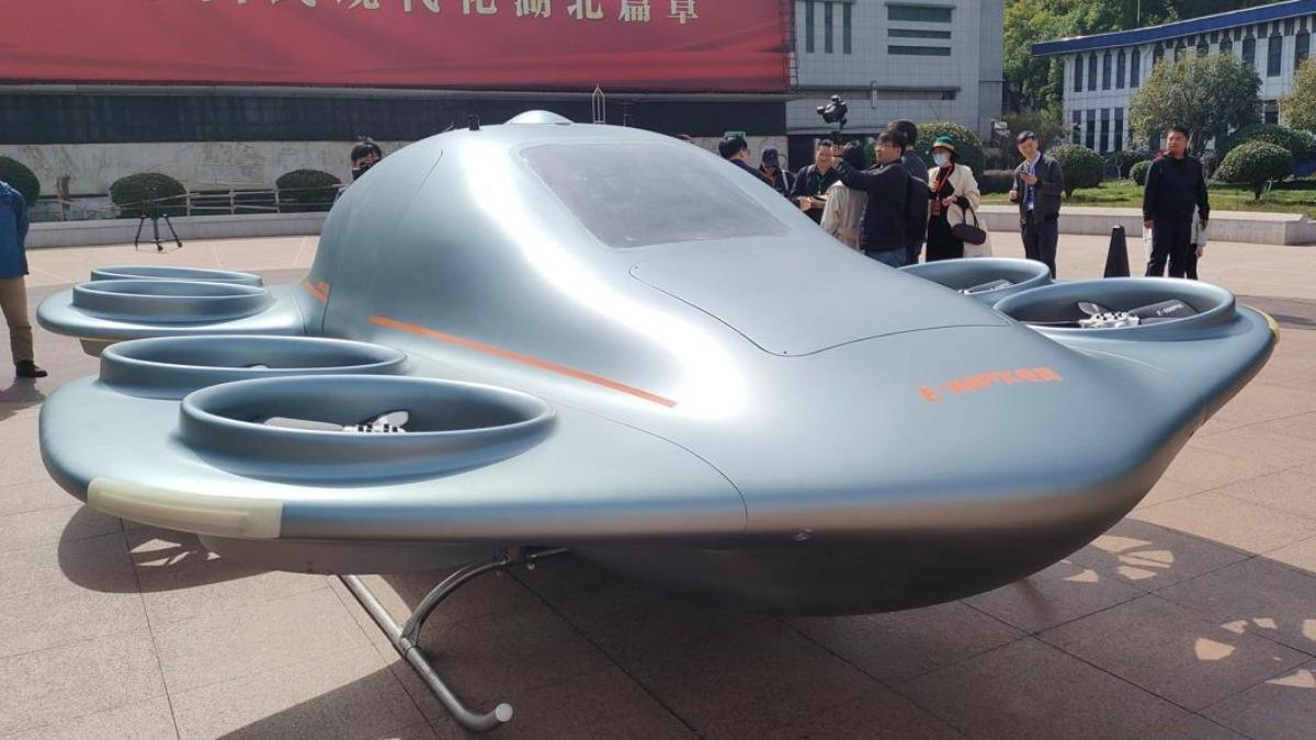 科幻成真?陸電動飛行器試飛 「隱形翅膀」穿梭建築超靈活