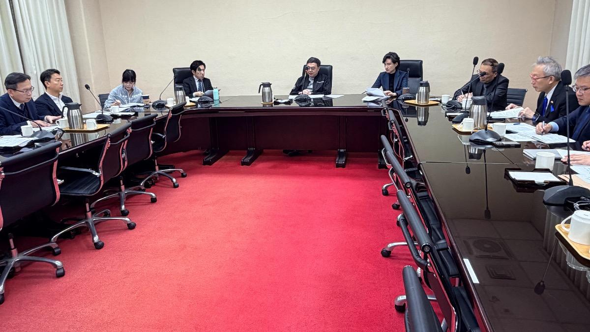 中東戰火升級 政院:關鍵原物料稅負減徵至9月、油價雙緩漲