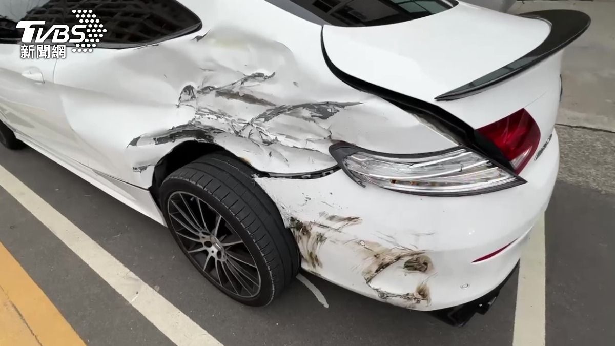 影音/欠7萬被攔車!賓士甩尾猛撞保時捷 2駕駛下車互毆一查都毒駕