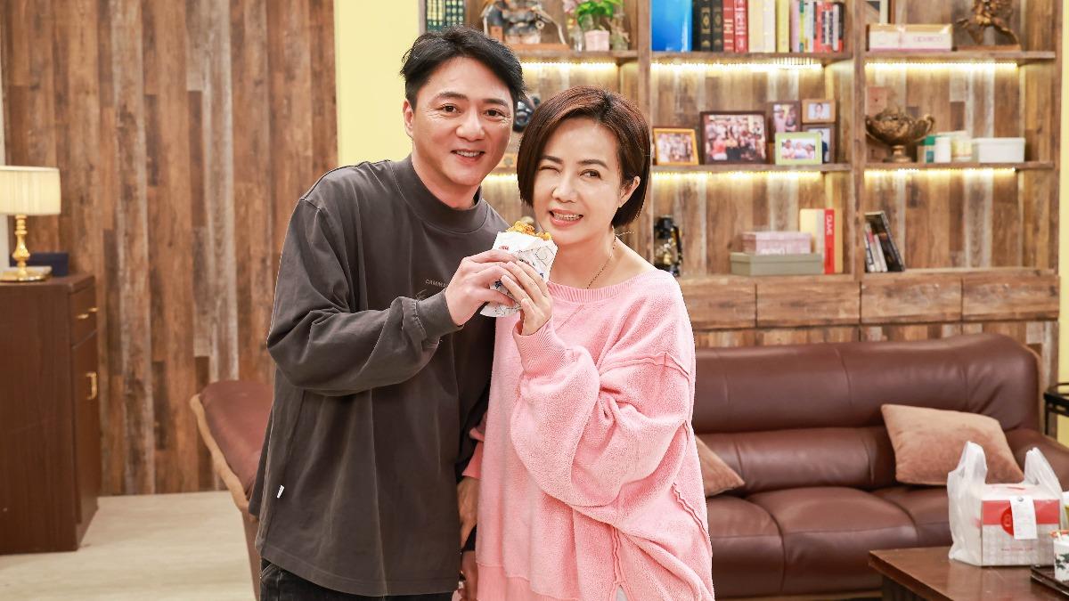 八點檔女星當眾下跪道歉!看播出不忍落淚 竟遭「老公」逼退群組