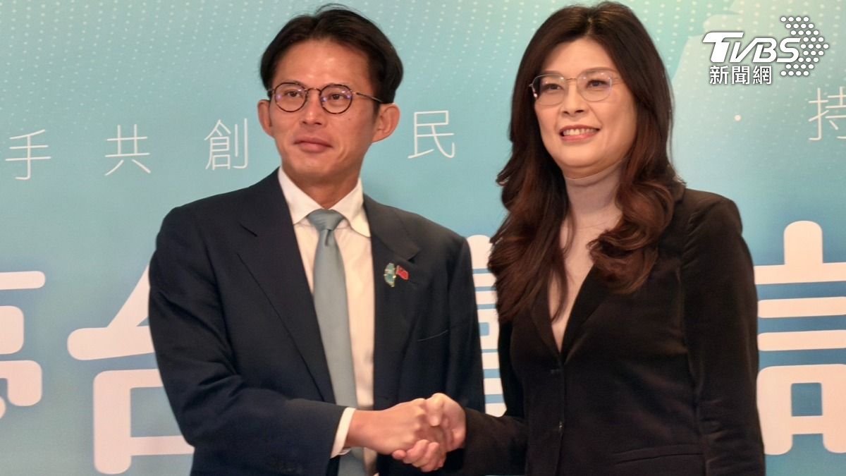 藍白合出招!鄭麗文黃國昌同台 藍喊「盼完成到2028政黨輪替」