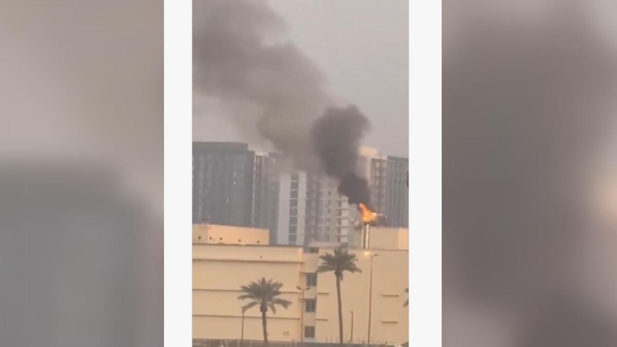 快訊/美國駐伊拉克大使館遇襲起火 直升機停機坪被伊朗飛彈打到