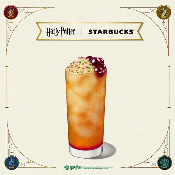 星巴克與《哈利波特》推出聯名限定「蜂蜜公爵爆爆星冰茶」。（圖／翻攝自星巴克官網）