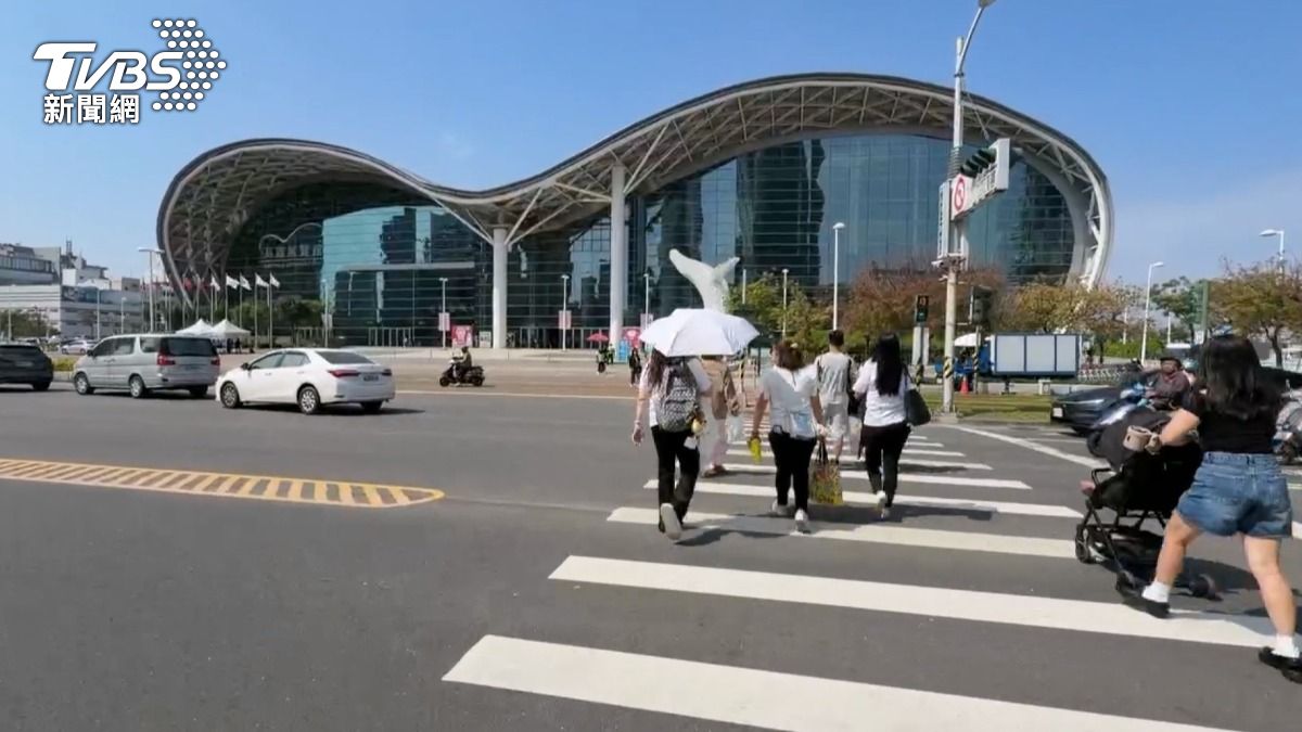 高雄婦幼展孕婦如廁遭撞!質問反被推 對方嗆:不然妳報警