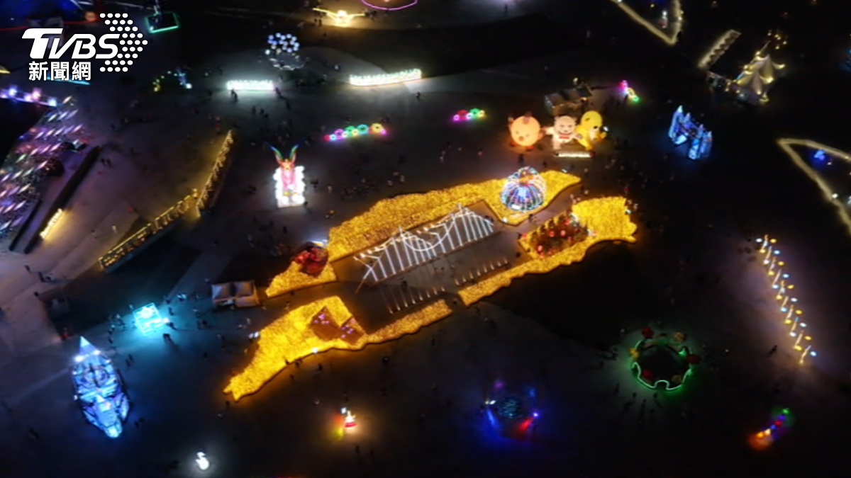 台灣燈會在嘉義閉幕式!1000架MIT無人機齊飛