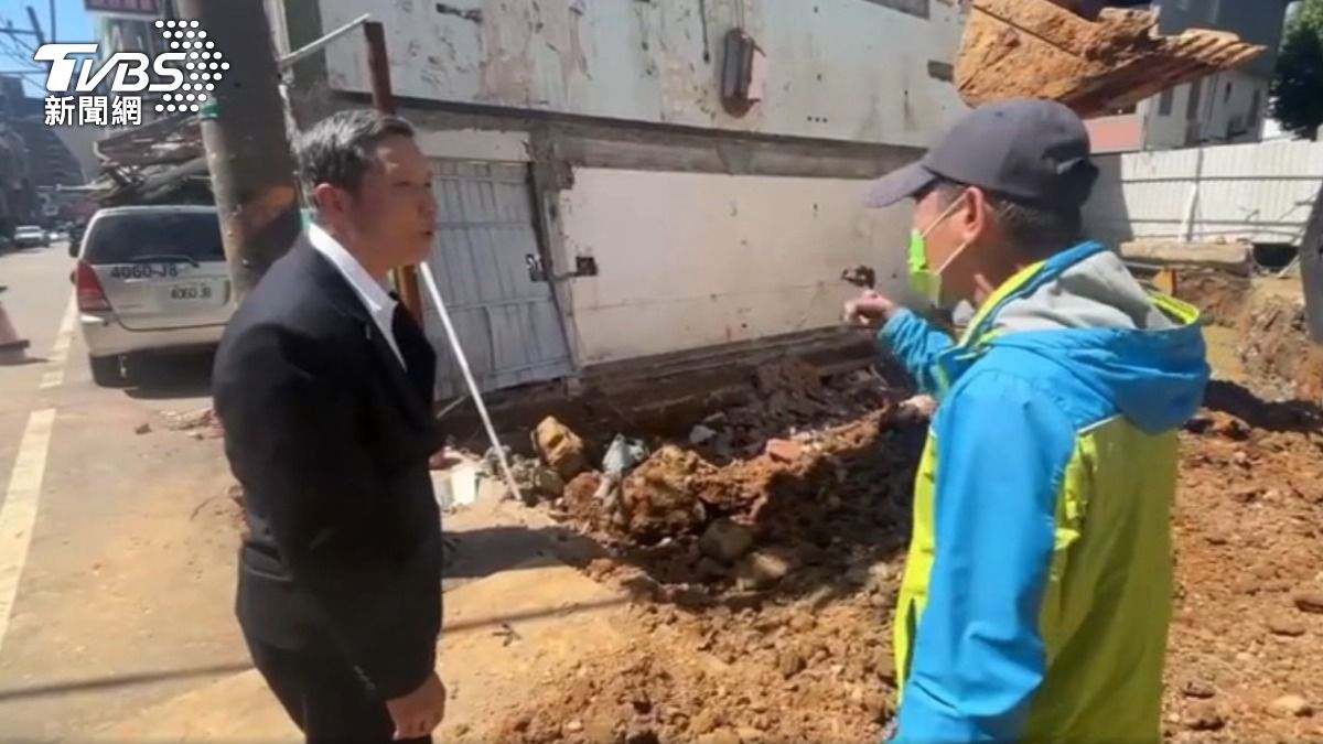 影音/桃園工地施工挖太深!30年老屋「瞬間坍塌」屋主心痛控訴