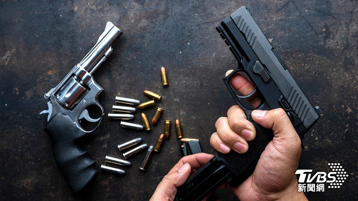 因偷平板被罵不爽!美14歲少年預謀持槍 朝母後腦勺轟