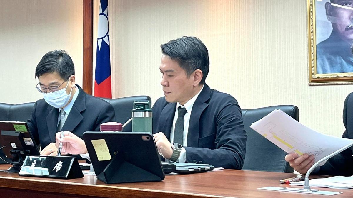 拒李貞秀質詢官員遭白委圍剿 李柏毅拋問:全國民眾可接受嗎?