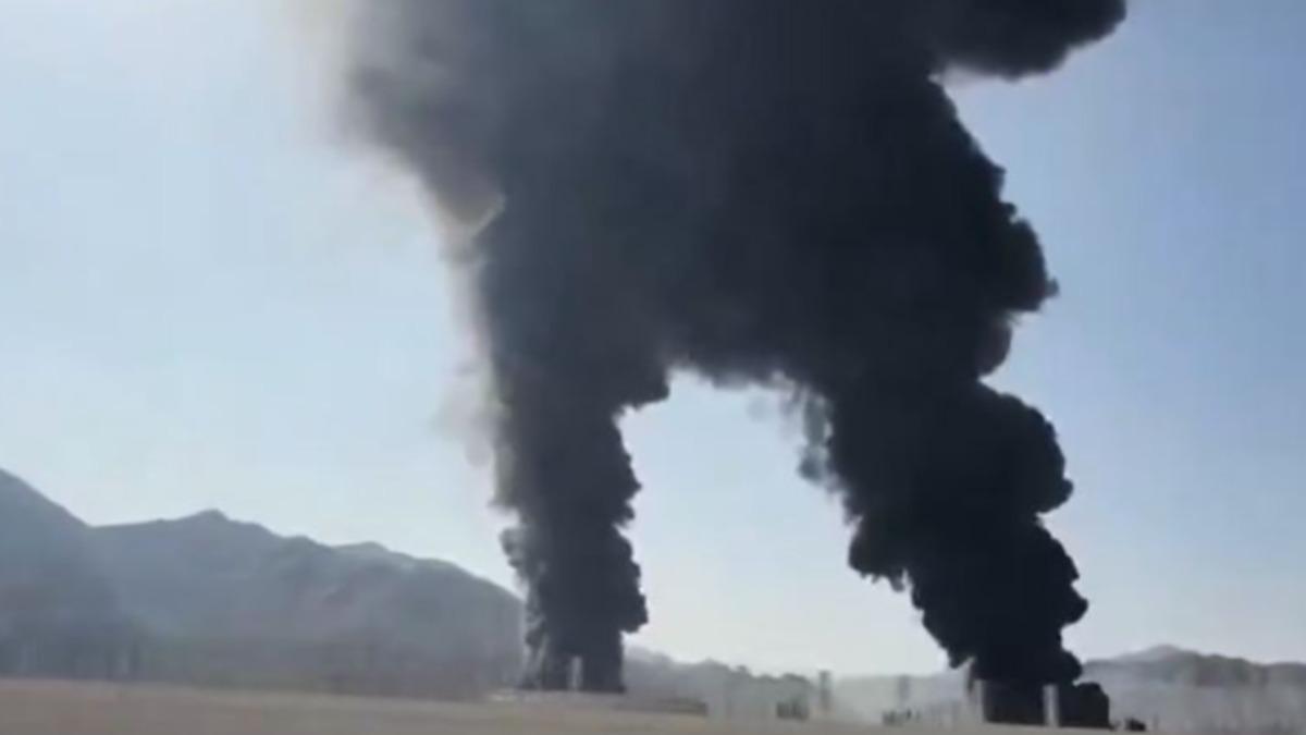 3天內2起!阿聯關鍵油港遇襲「濃煙直竄天際」 原油裝載喊停