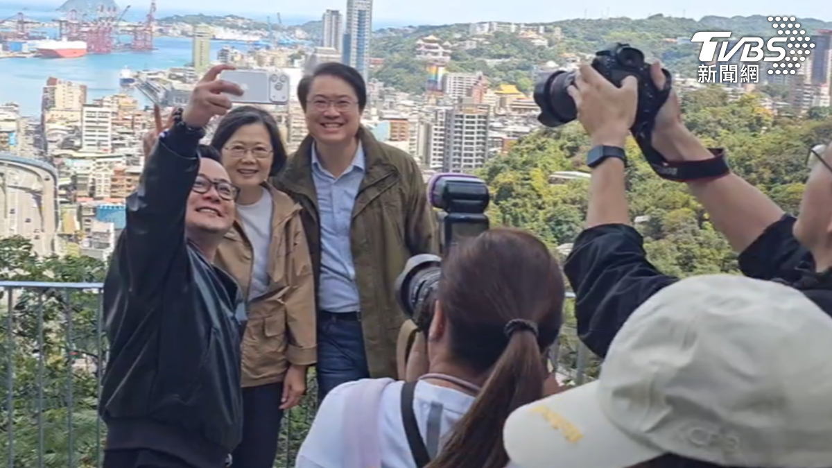 影音/川跑警攤、蘇巧慧PO星國交流 蔡英文輔選童子瑋、還找「宋杯杯」