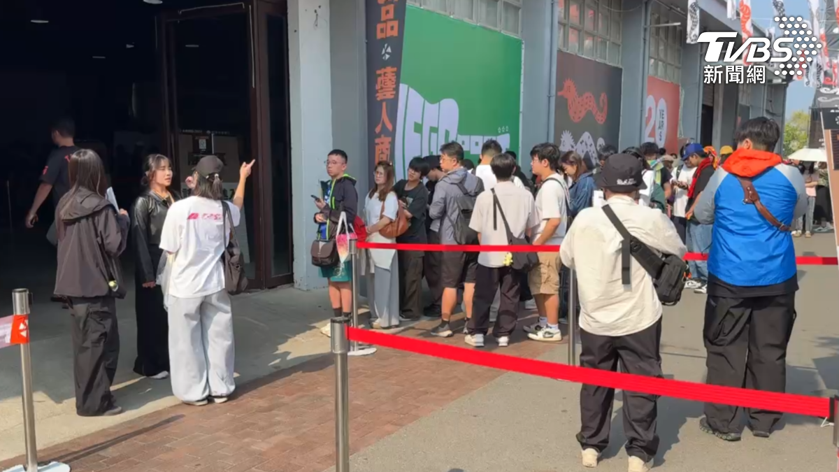 大港人衝了! 周邊開搶現場擠爆 謝金燕、芒果醬卡司超狂