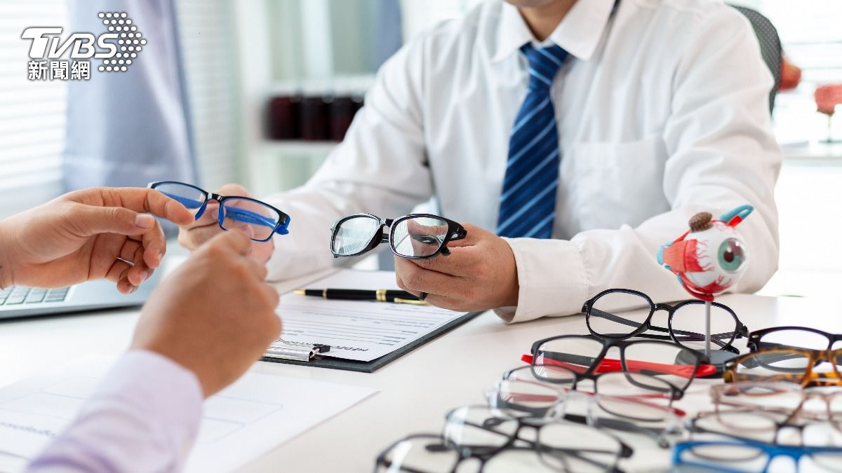 台灣近視率「全球最高」!散光不準恐頭痛 專家教正確配鏡方法