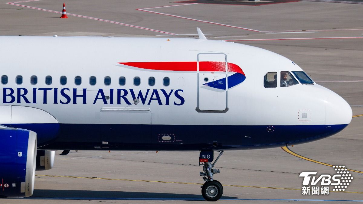 機上飄屍臭!6旬婦遺體塞廚房加熱13小時 空服員伴屍崩潰