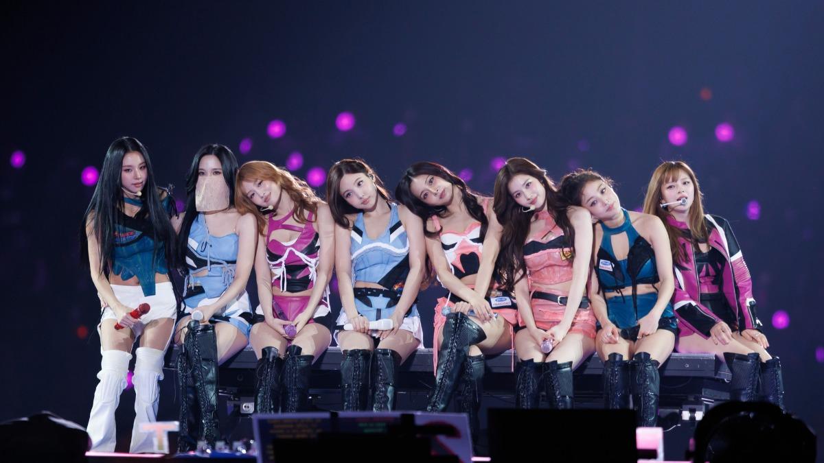 直擊/TWICE攻蛋終場4萬人嗨翻!成員羞喊「哇金水」 子瑜糾正台語發音