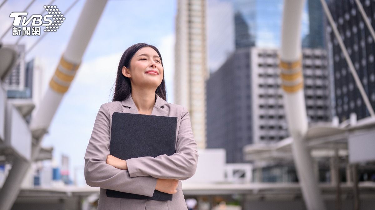 自帶光芒!4星座女底蘊十足、活出自我 「她」宛如人間精品