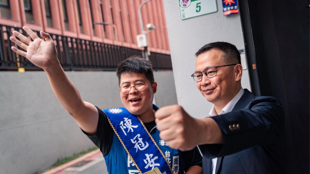 走遍北市港湖區「壞了兩雙鞋」 陳冠安參戰議員獲羅智強抬轎
