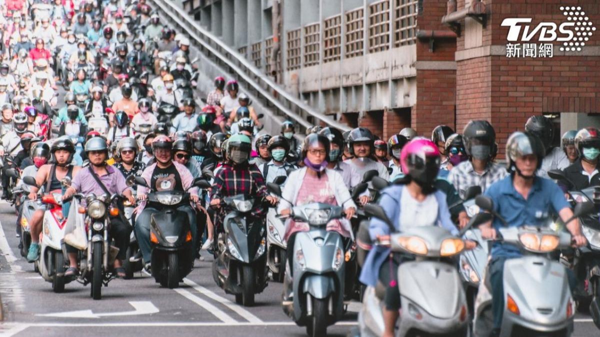 車市結構改變!今年牌照稅「負成長」 電動車免繳延至119年