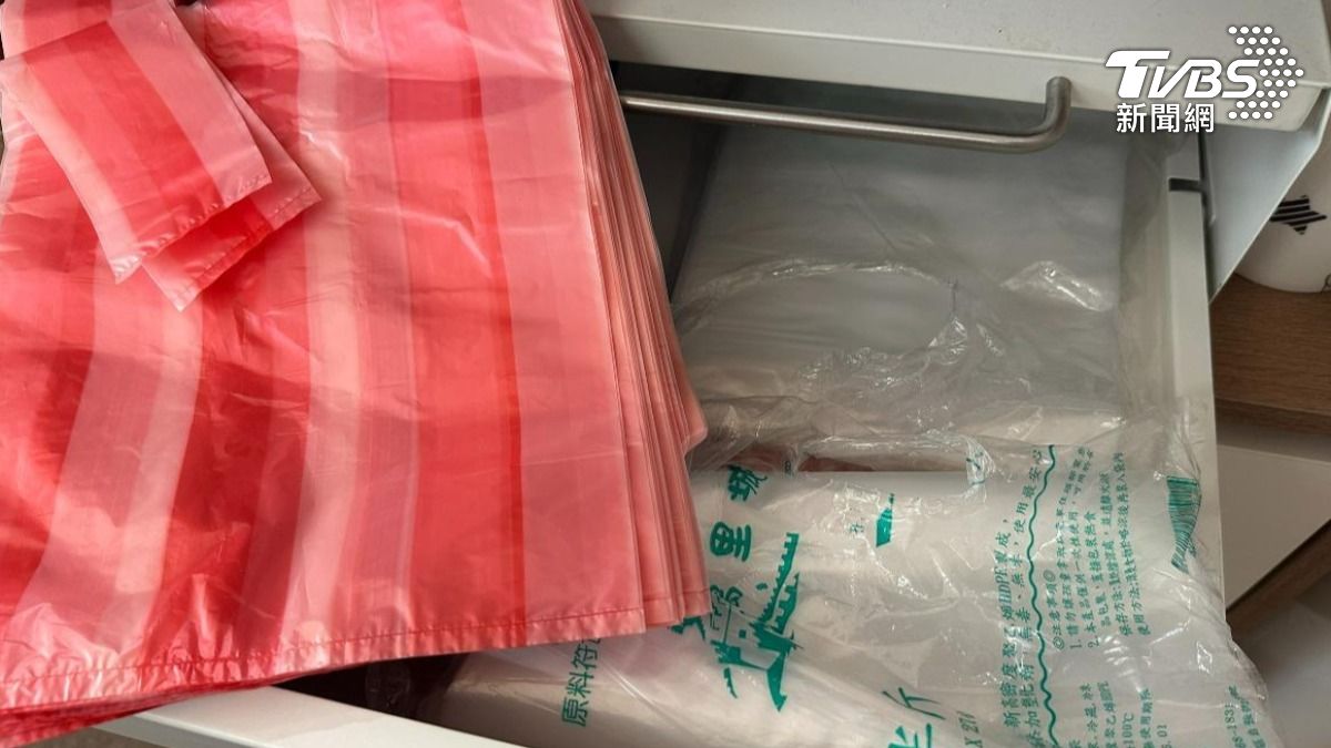 「塑膠袋缺貨潮」真正原因曝 經濟部公開庫存、供貨量