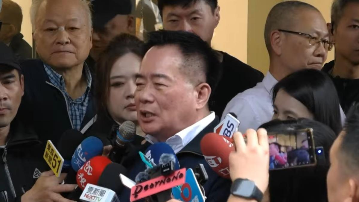 快訊/蔡正元三中案吞2.8億今入獄服刑 館長現身北檢送行