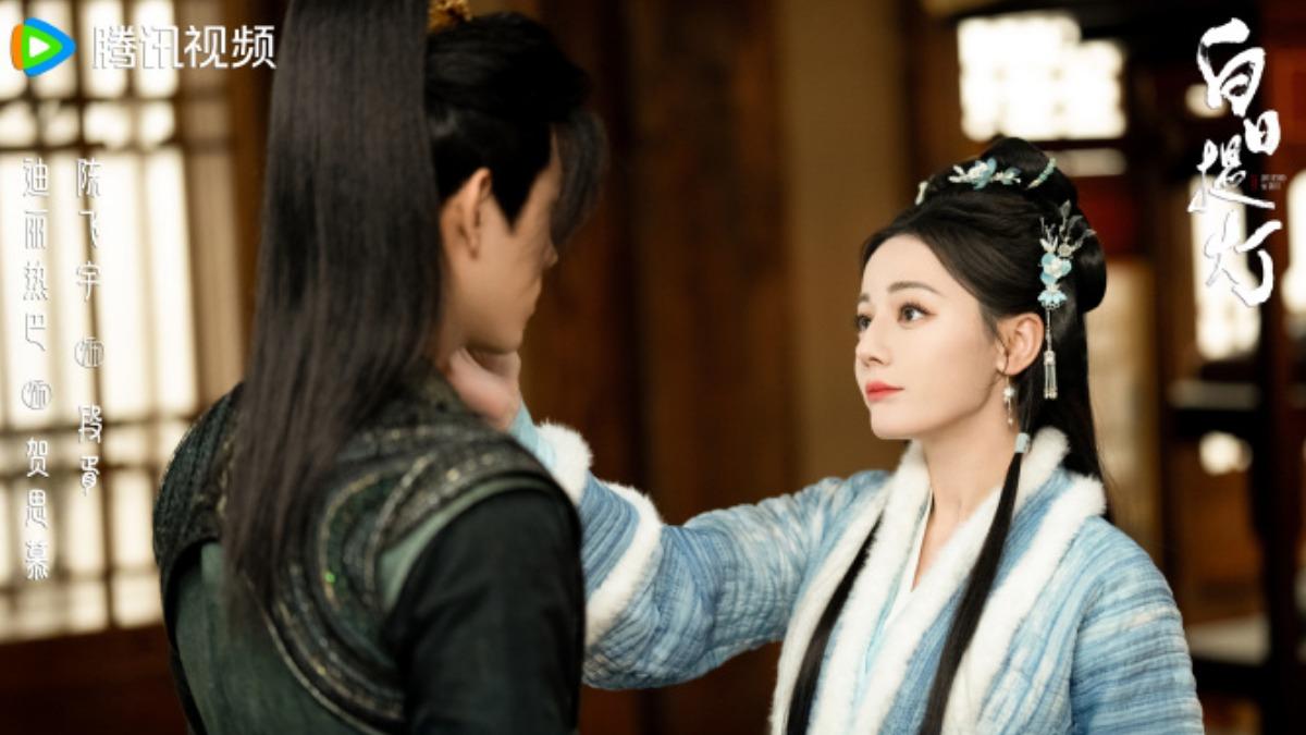 影音/迪麗熱巴新戲《白日提燈》開播!飾400歲鬼王與陳飛宇譜人鬼戀