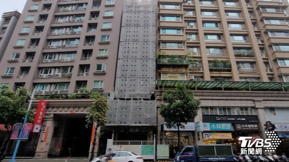 新北62坪「夾縫建案」卡兩大樓間 十步內走完建案面寬