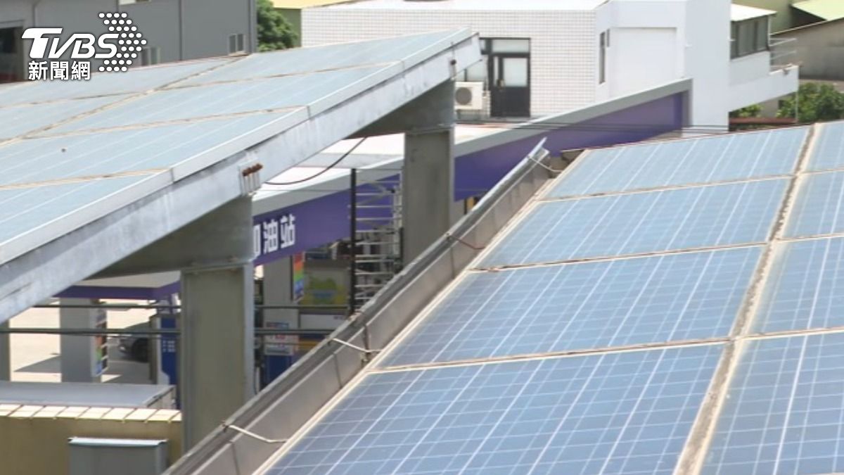 政院修法納管光電板等新興廢棄物 提高棄置刑期