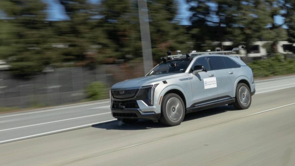 GM自駕大躍進!「免看路」系統上路測試 目標2028年上路