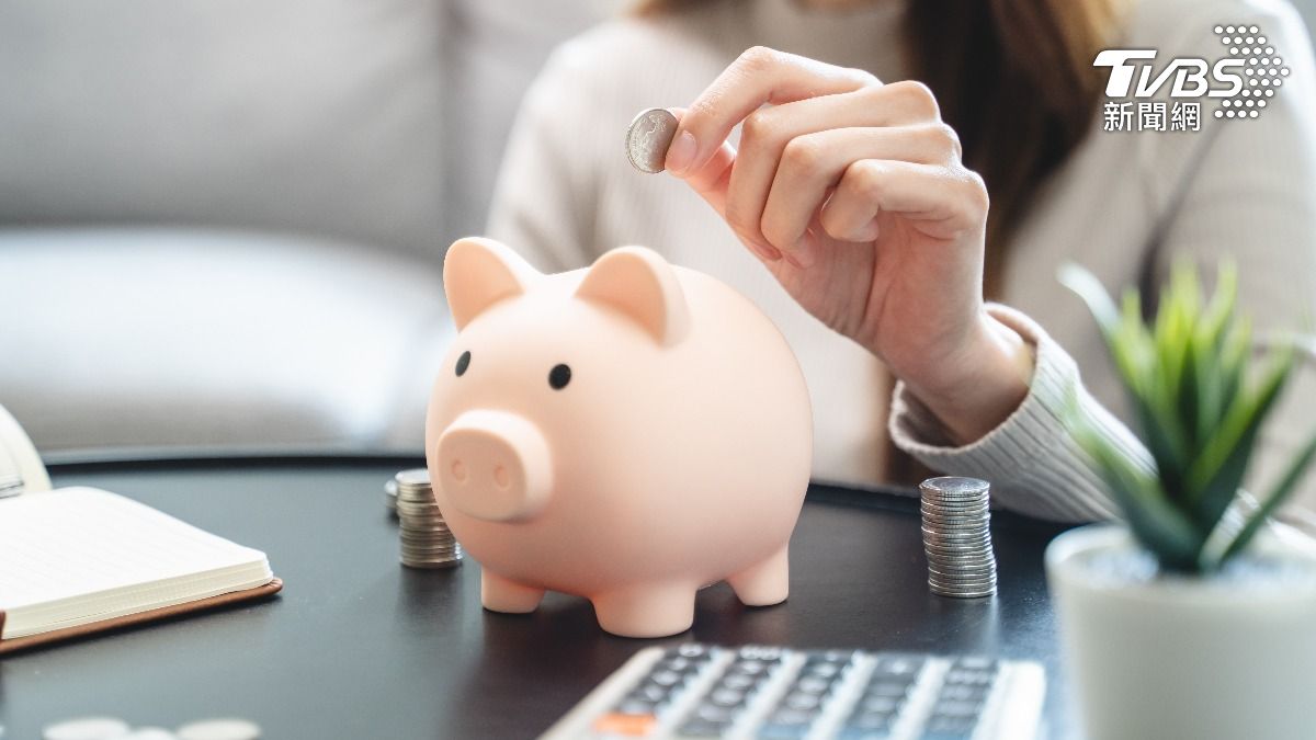 月薪49K狂存一半!妹子仍焦慮喊「存錢好慢」 網一看全跪了