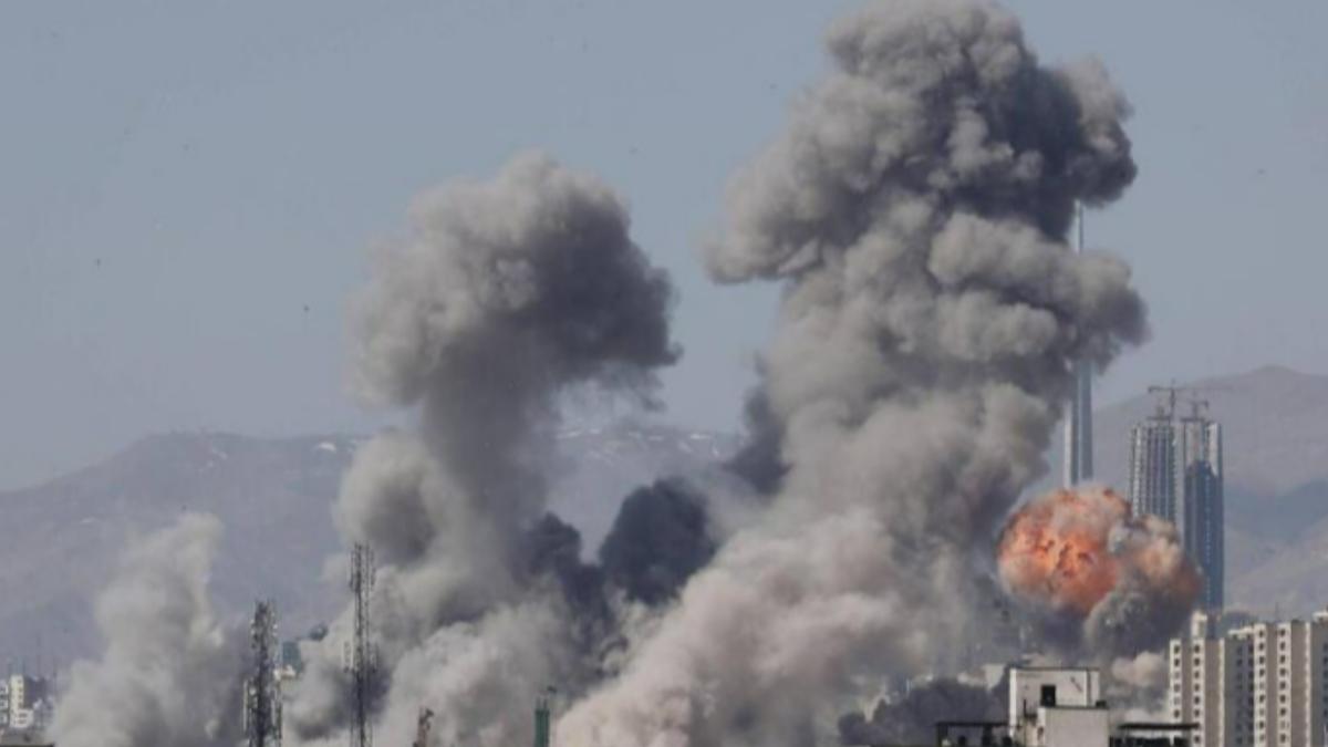 快訊/美以聯合空襲德黑蘭、哈米爾港 伊朗證實5死4傷