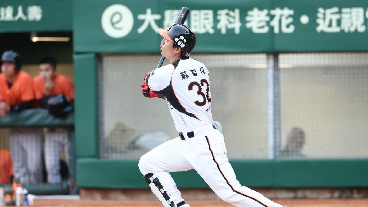 中職/蘇智傑敲歷史性首轟!獅隊3:1贏雄鷹 奪亞太棒球場首勝