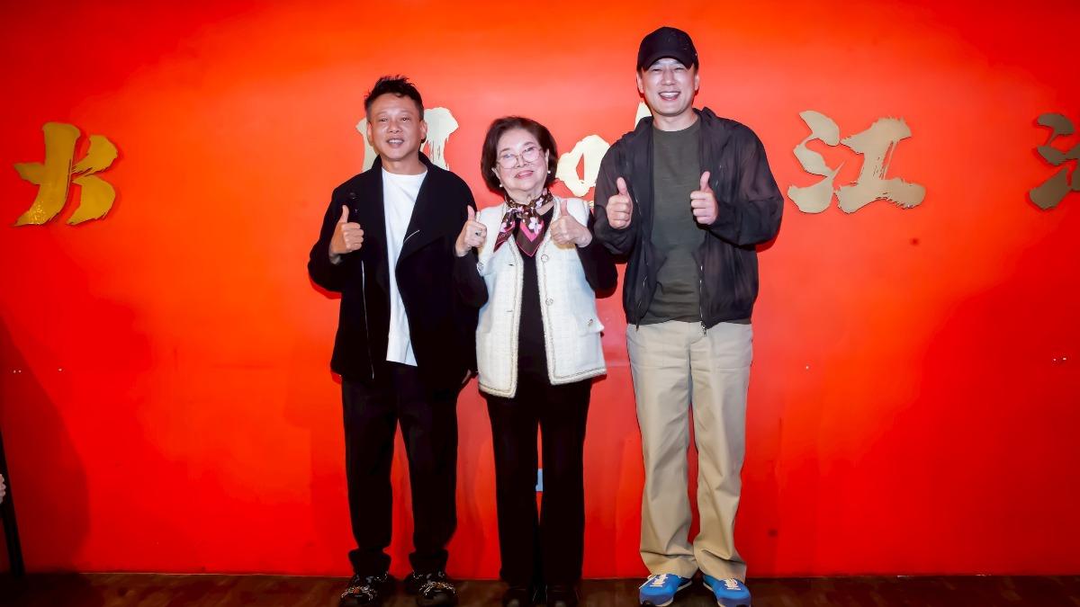 王耀慶返台拍電影自評「便宜好用」 揭奶奶失智病況:已認不得身邊人