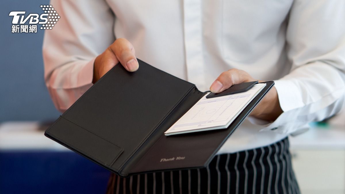 餐廳帳單為何要反蓋?餐飲業潛規則曝 內行揭用途:沒蓋是為這事