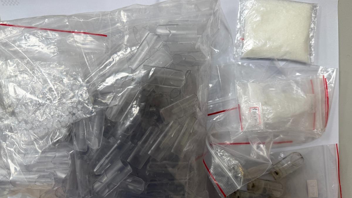 影音/中壢網咖濃煙竄出!員警一查「不是火災」 男藏大量毒品被逮