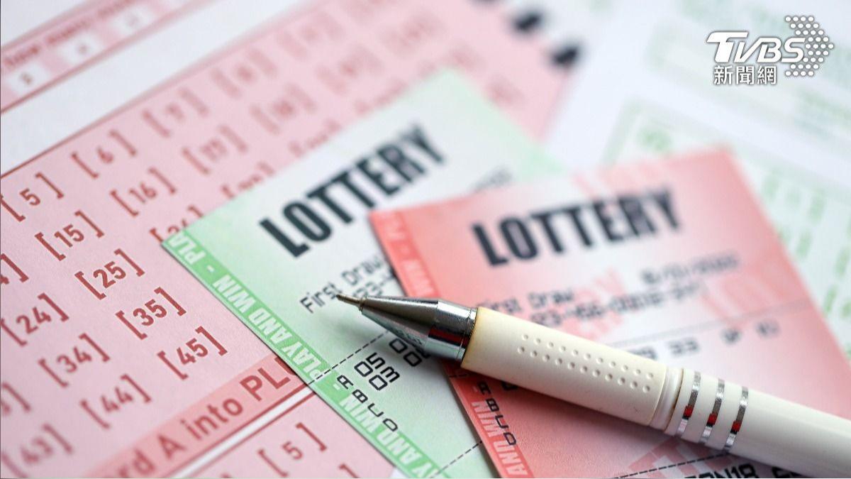 亡父遺物筆記本留幸運號碼!英男用來買樂透 真中4千萬大獎