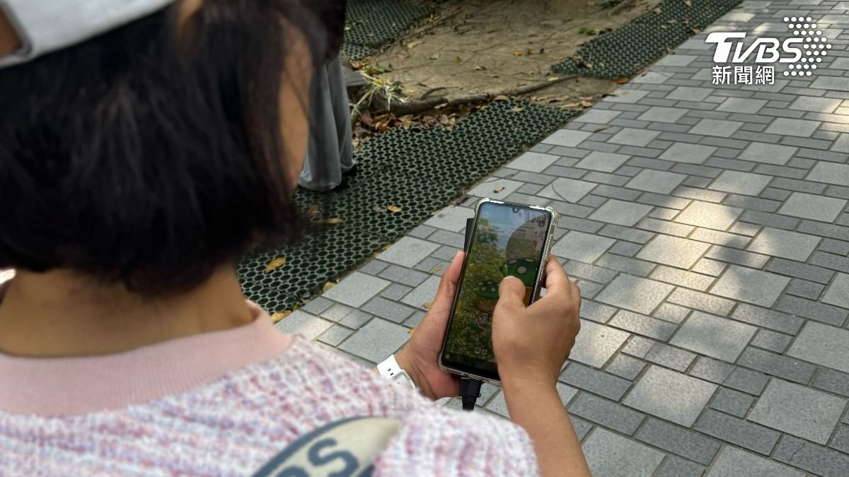 銀髮族皮友3/皮克敏減長者憂鬱、孤獨感 醫籲勿沉迷:仍需實體社交