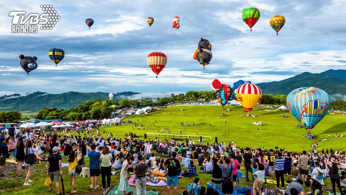 Taiwan’s balloon festival adds Japanese anime Chiikawa