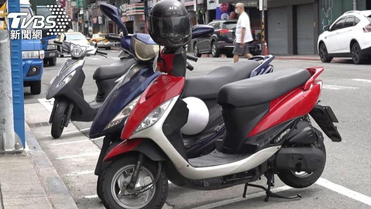 路邊停車新制明上路! 網掀論戰:機車位更難找了