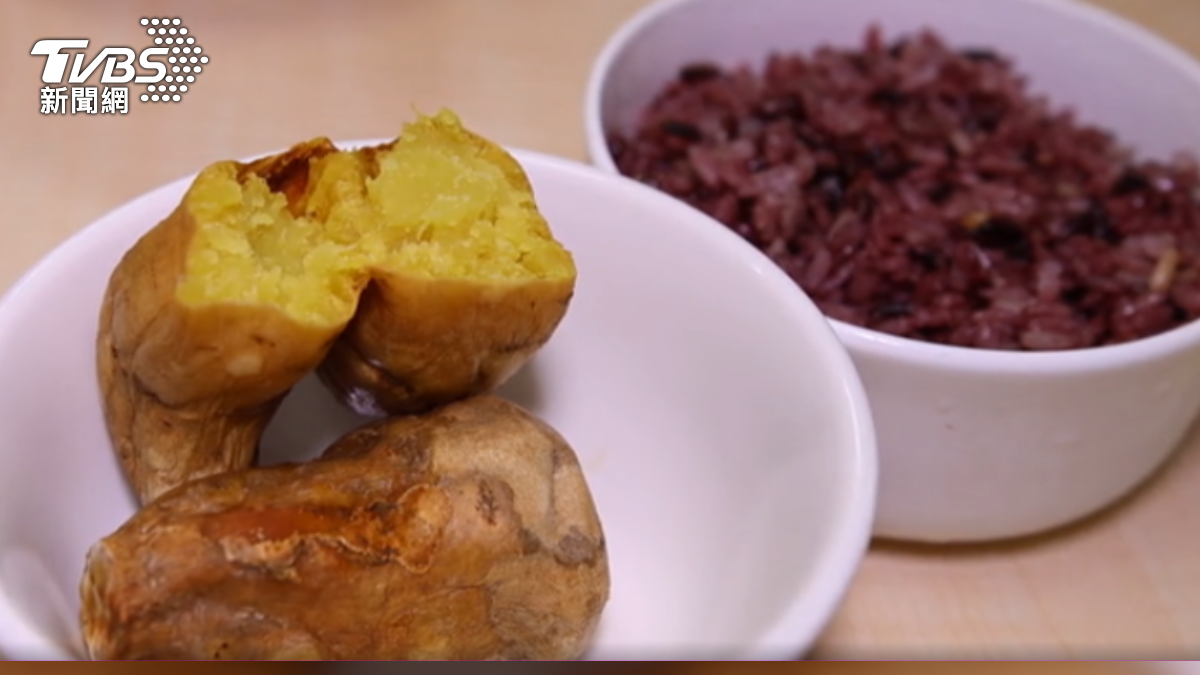 吃對比吃少更重要!國健署新指南出爐 調高每日飲水量