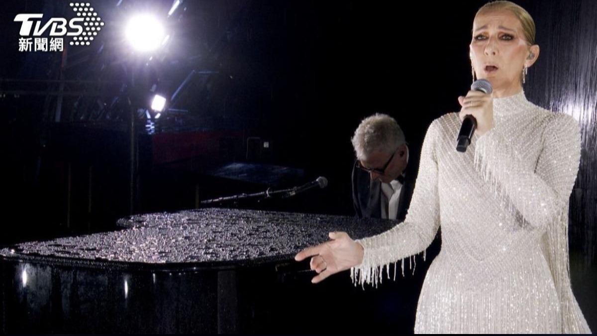 席琳狄翁58歲生日禮物:復出! 巴黎鐵塔燈秀應援