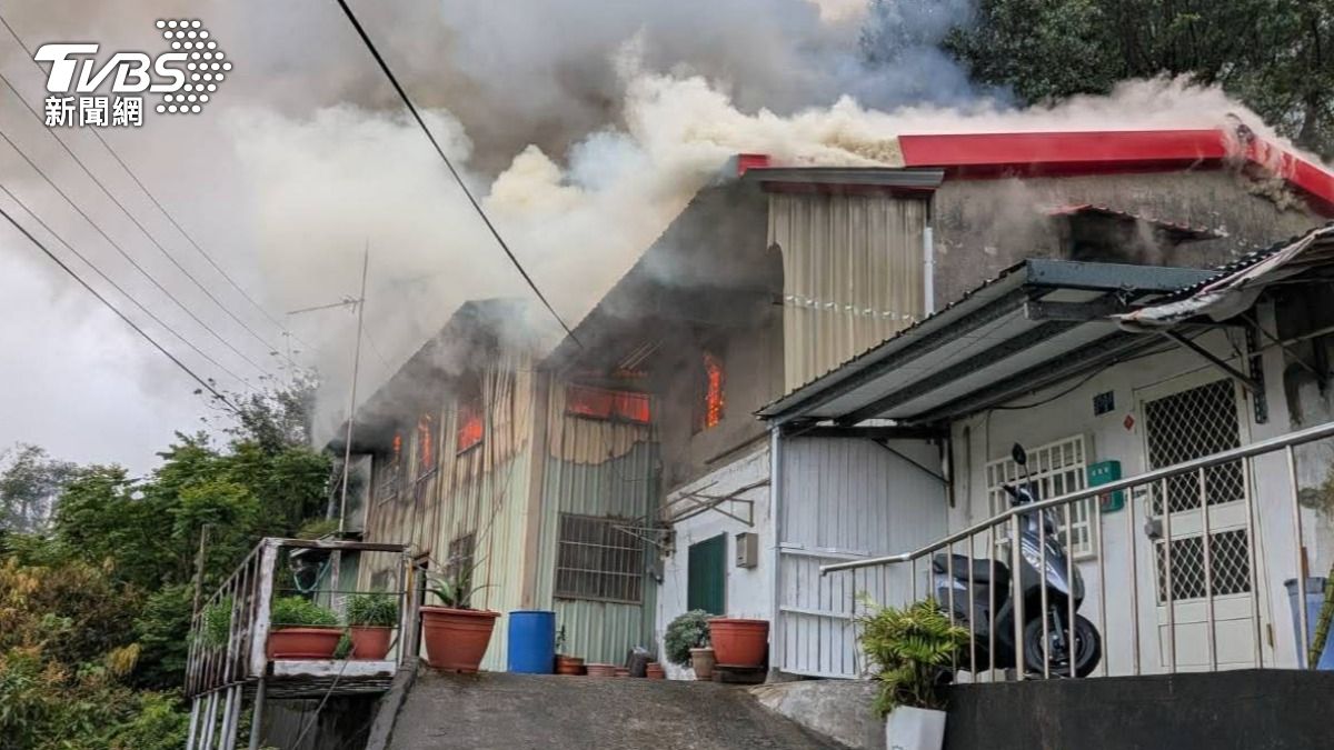 民宅爆炸聲響徹社區!5通報案電話湧入 火勢半小時內撲滅