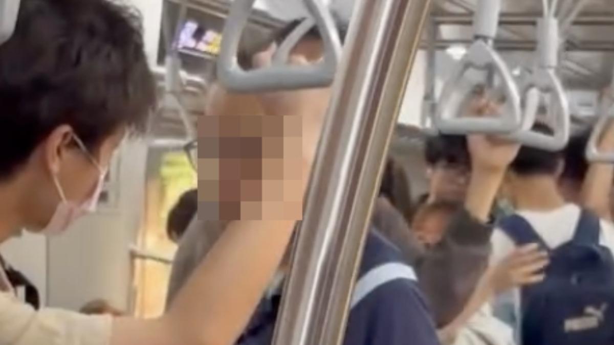 學生搭車戴口罩咳2聲 阿伯突怒罵「沒受教育」:生病就回家