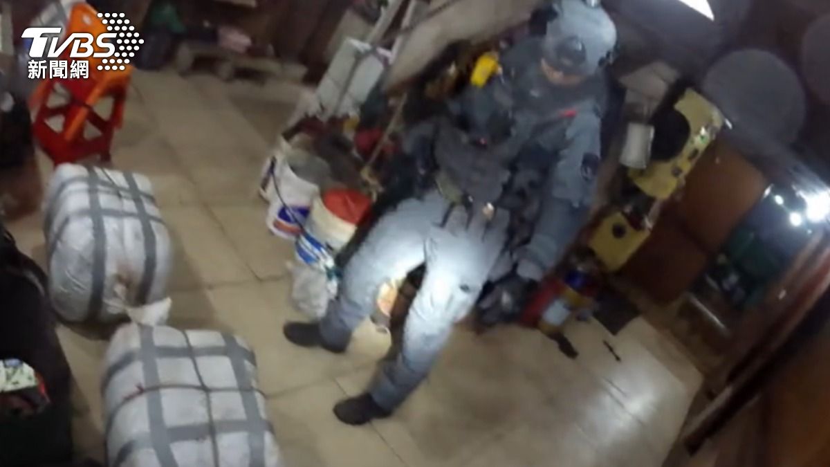 海巡攔毒船「狂射23發」!333公斤大麻花市值6.67億 7陸籍船員落網