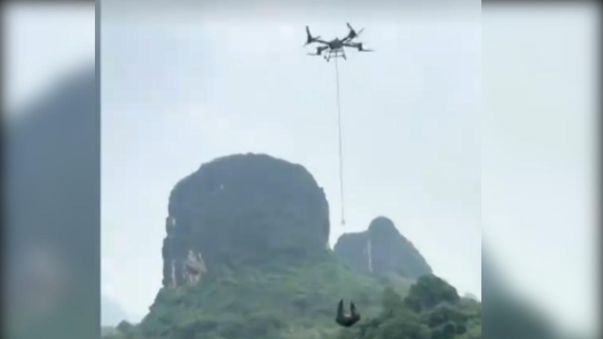 農用無人機「吊人飛10公尺」!陸男貪方便 遭吊照禁飛1年