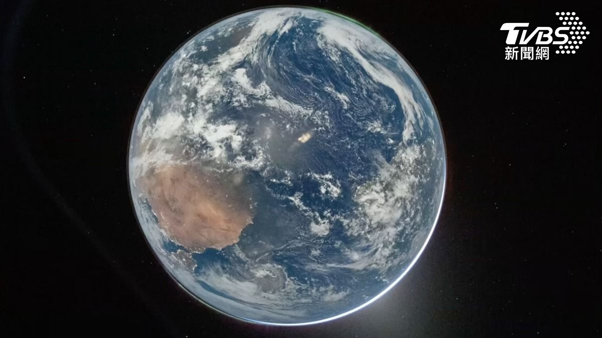 NASA「阿提米絲二號」捕捉震撼影像 繞月任務傳回地球美照