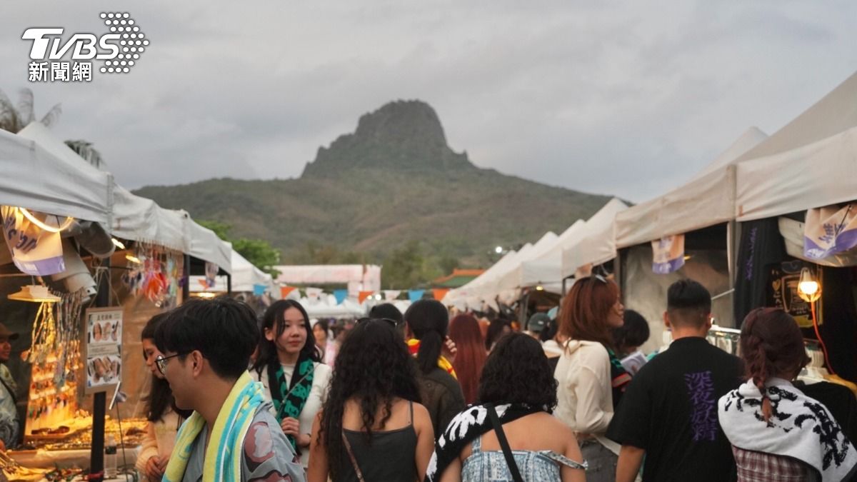 打破盤子臭名!墾丁大街「萬頭攢動」湧人潮 網看傻:國旅沒死