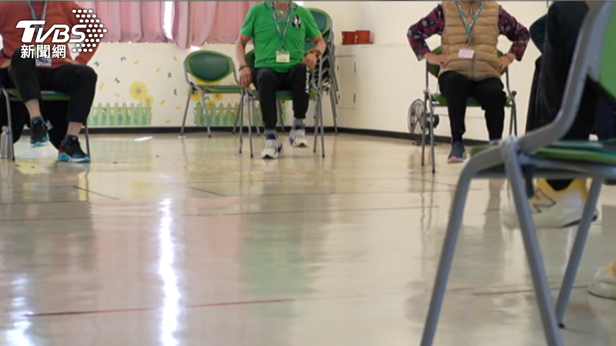 「孩子還小 卻開始遺忘..」還沒退休就確診 3位年輕失智病友的困境