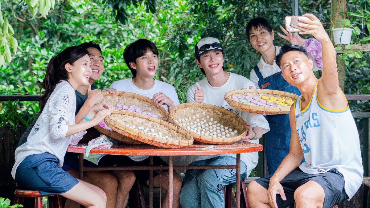 韓女神外景滿頭汗怒摔!搭檔看傻當眾吐槽 魔王級挑戰全員崩潰