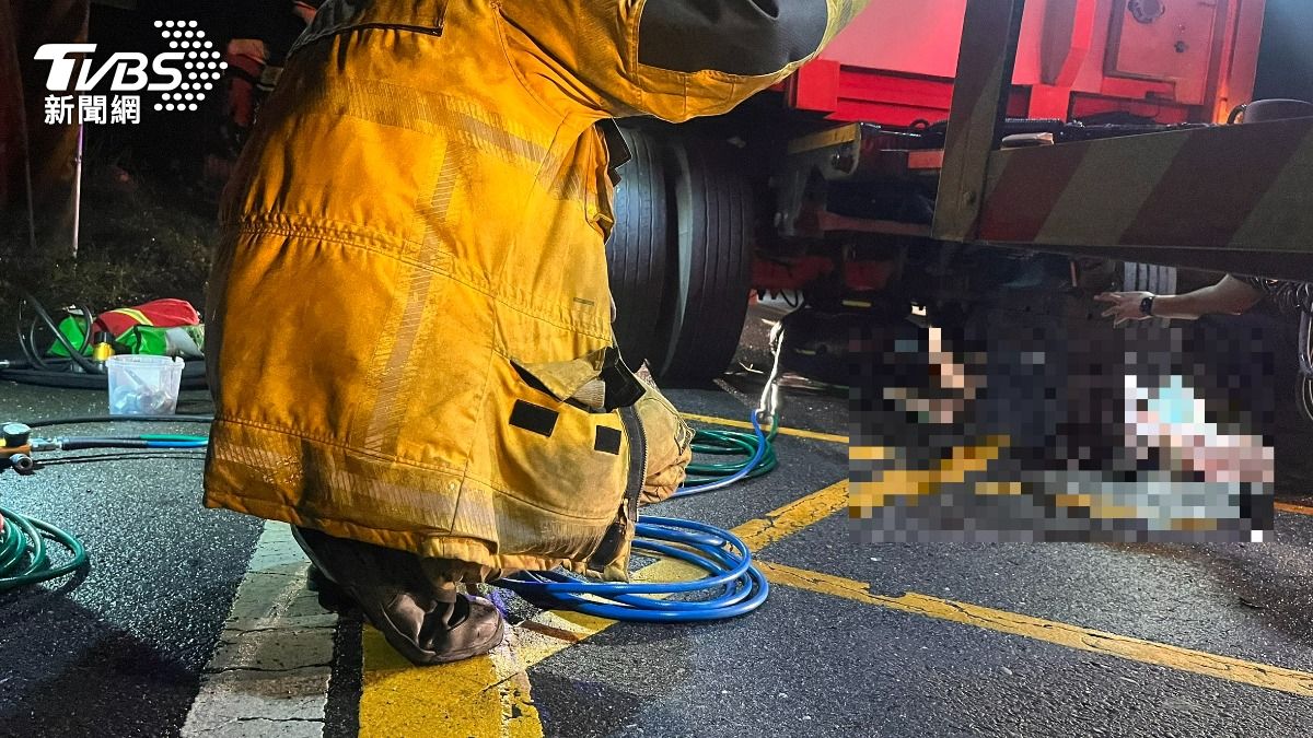 南投埔里深夜死亡車禍!女騎士碰撞大貨車「上半身遭重輾」慘死