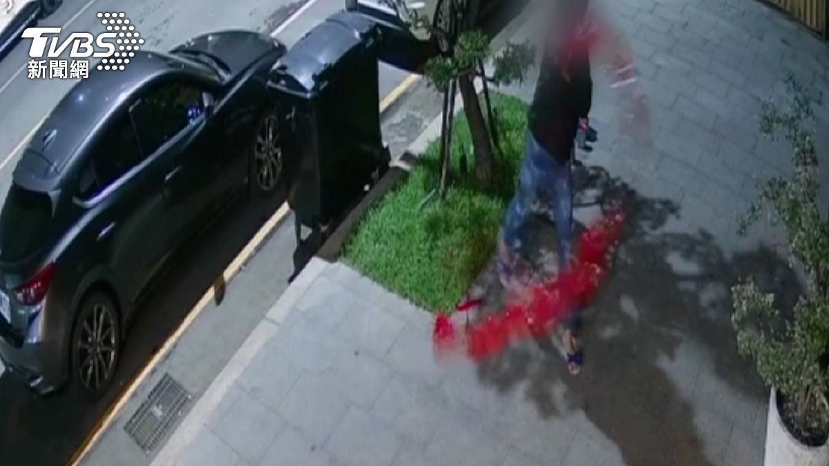 影音/高雄咖啡廳爆欠債糾紛! 2店同日遭潑漆 警逮1男1女涉案