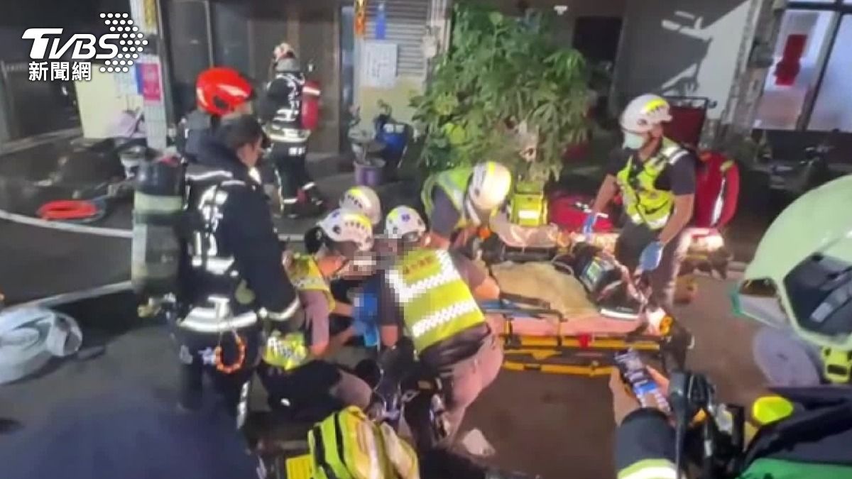 台中民宅凌晨竄火!10歲孫女困陽台、嬤救出「一度沒心跳」│TVBS新聞網